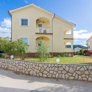 Apartman Alex, Lopar
